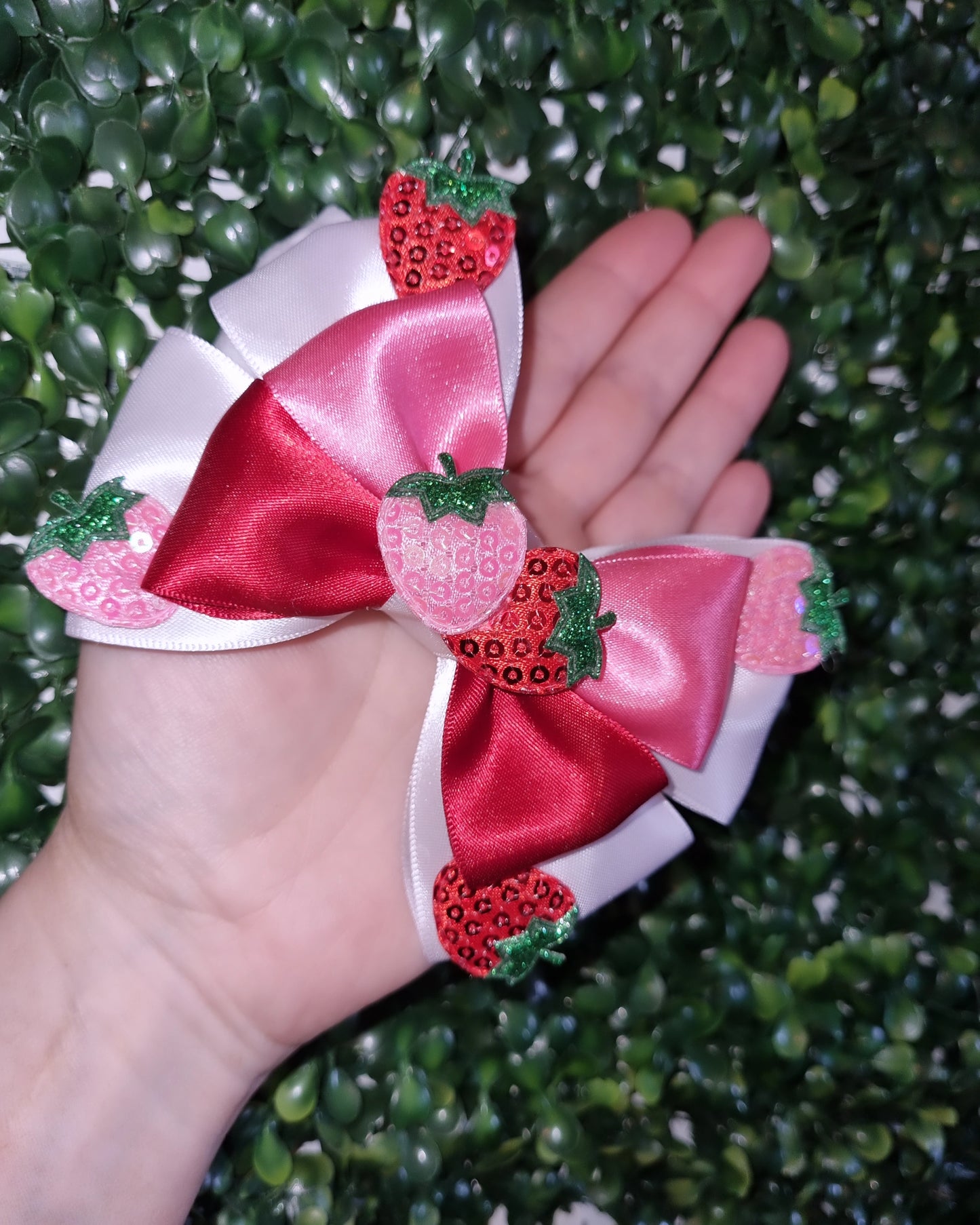 Strawberry bows