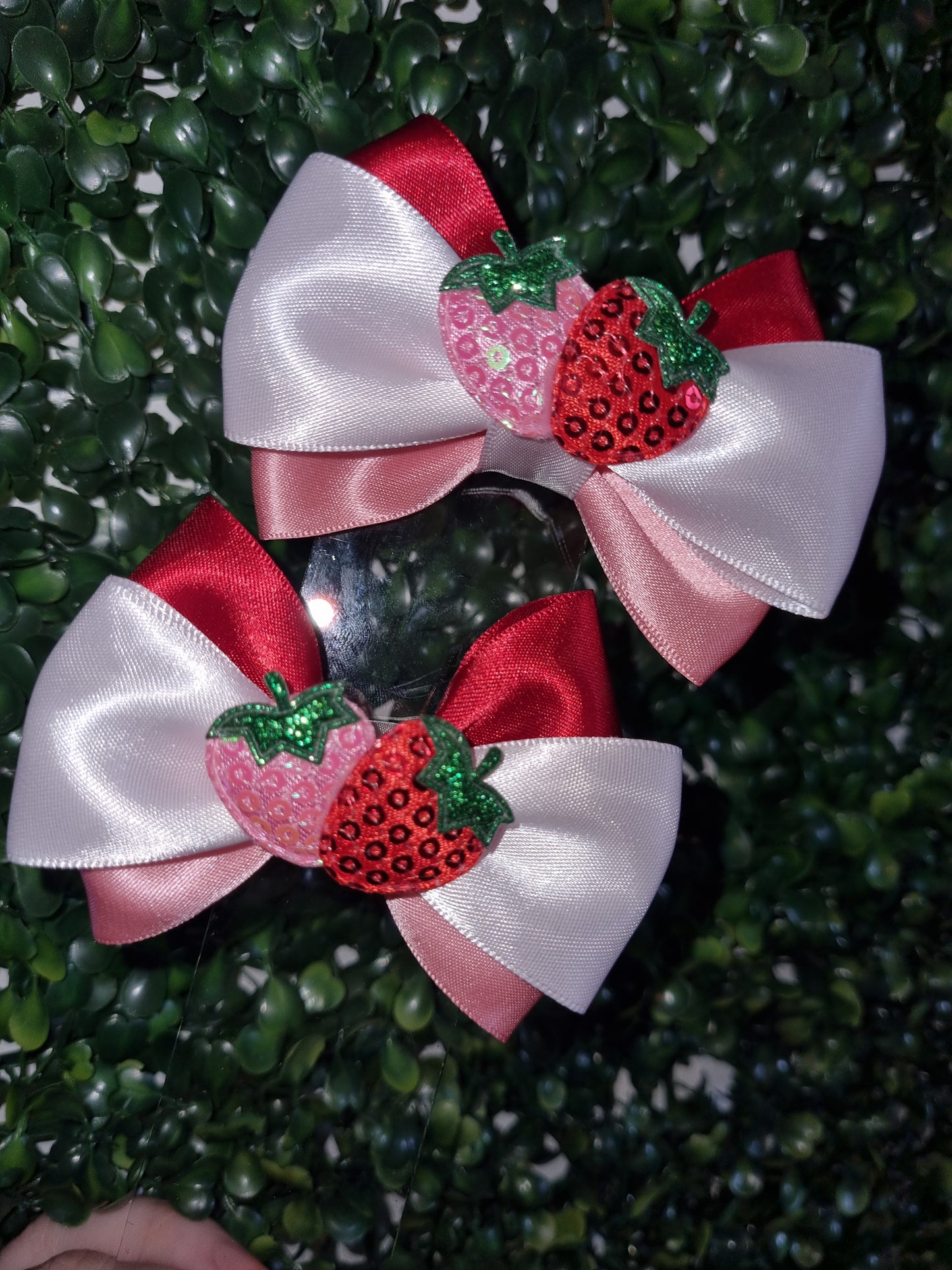 Strawberry bows
